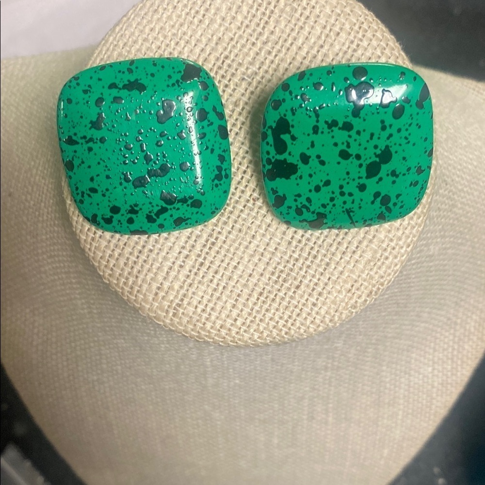 80s Vintage Green & Black Speckled Earrings